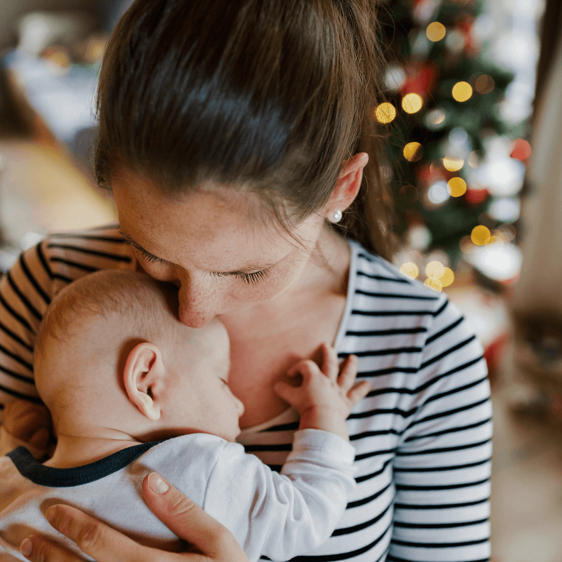 How to Simplify Christmas for New Parents: Stress-Free Hacks for a Calm, Cozy December